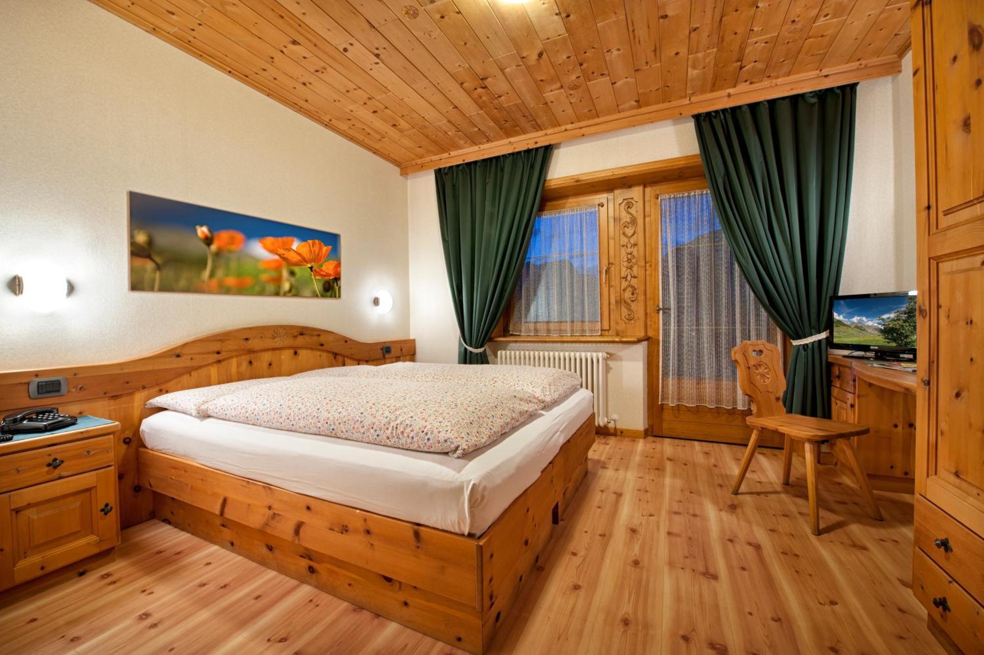 Hotel Duc De Rohan Лівіньо Екстер'єр фото