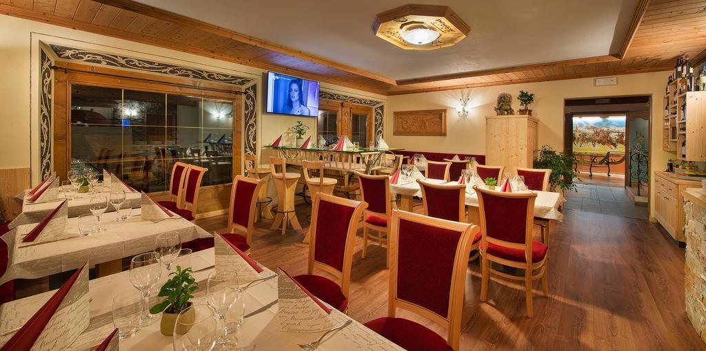 Hotel Duc De Rohan Лівіньо Екстер'єр фото